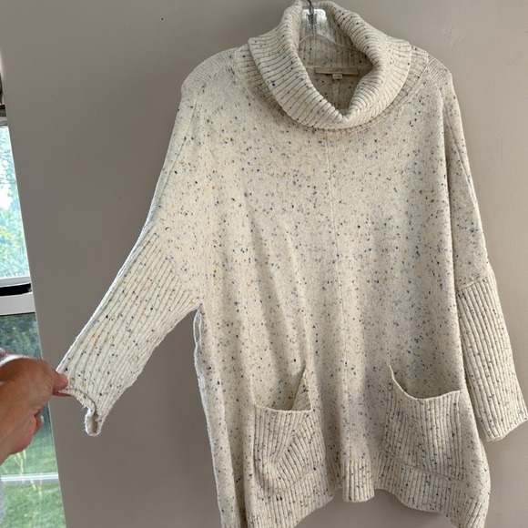 *Gently Worn* LOFT Blue and Gold Speckled Pocket Poncho Sweater - Size M - Picture 2 of 6